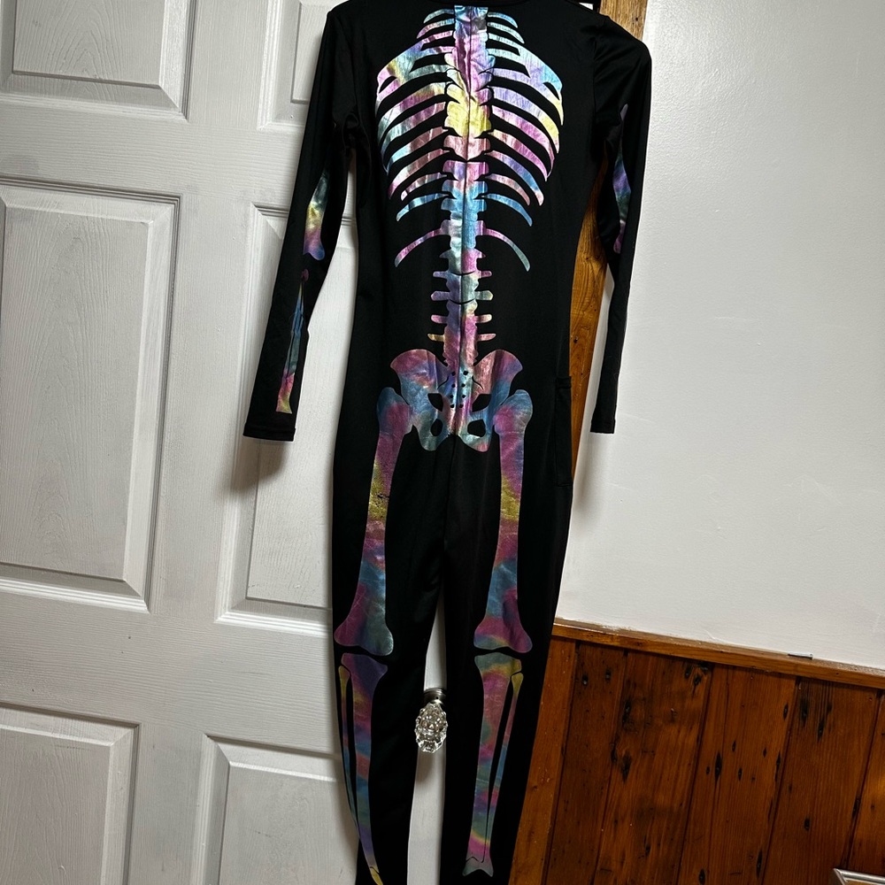 Skeleton costume